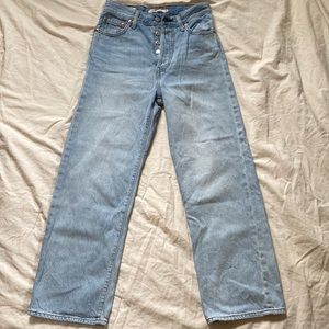Levi’s rib cage straight jeans size 26